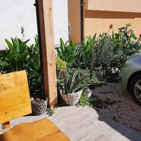 Apartament Apartman Petra Vir